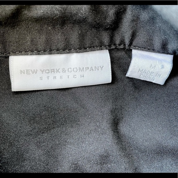 NEW York & Company Sleeveless Button-Down … - Picture 4 of 7